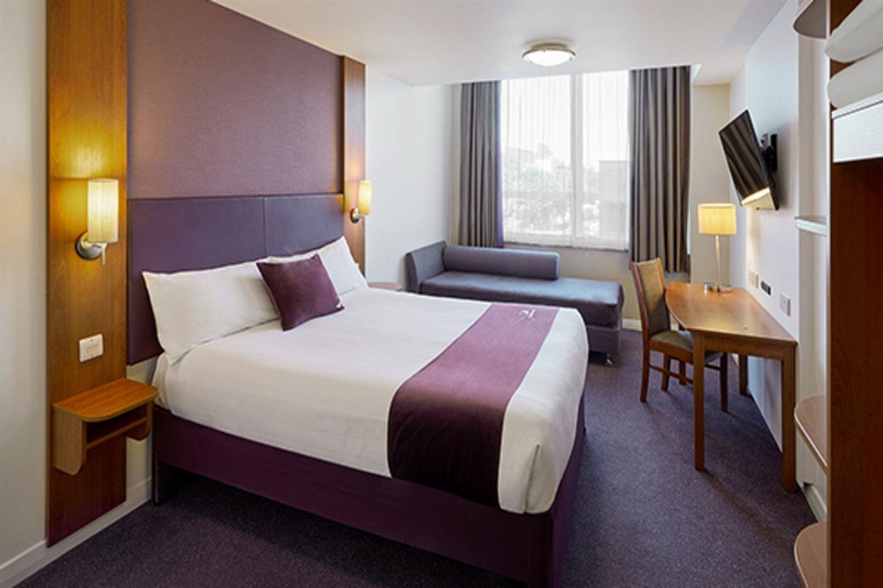 Premier Inn Cambridge Girton  Kültér fotó